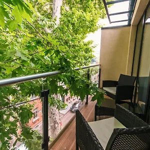 hotel-adora.alltbilisihotels.com/